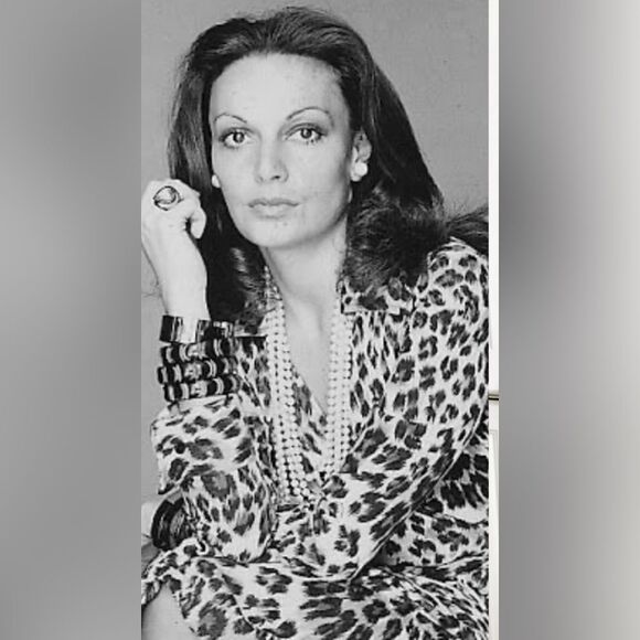 Diane Von Furstenberg Silk Animal Print Long Sleeve Wrap Dress - Picture 2 of 13